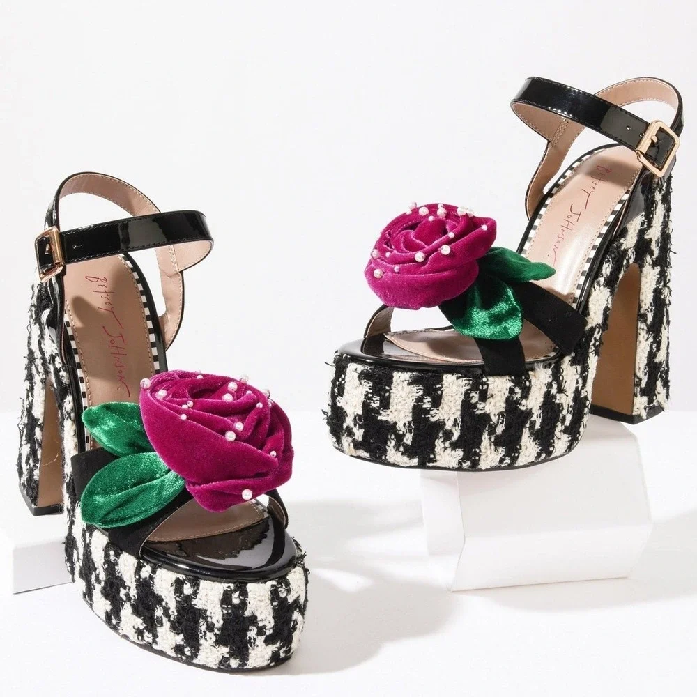 Betsey Johnson NEW Black & White Houndstooth Rosette Platform‎ Chunky Heels Sz 8